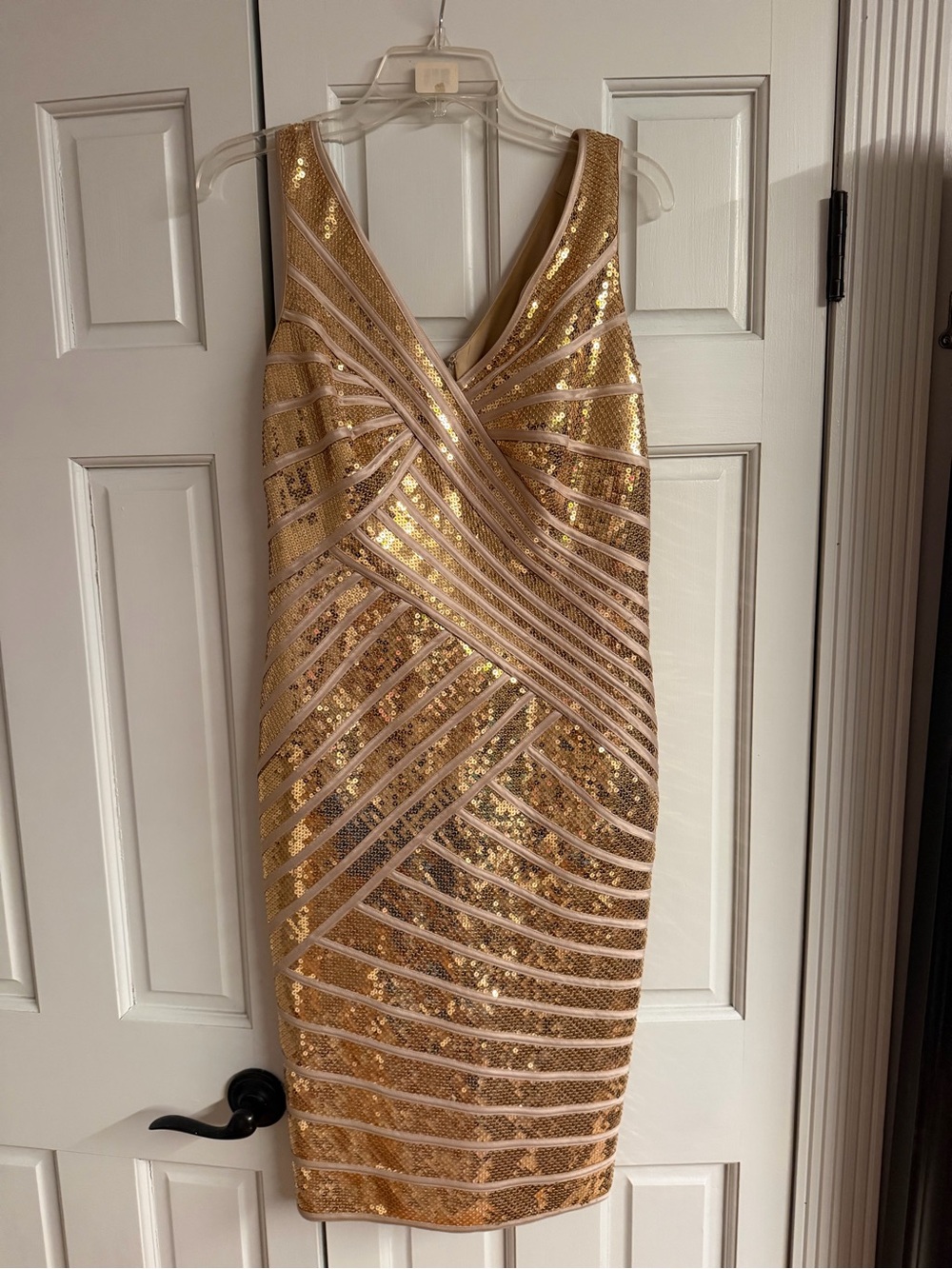 T by Tadashi Gold Sequin V-Neck Cocktail Dress - Size 8